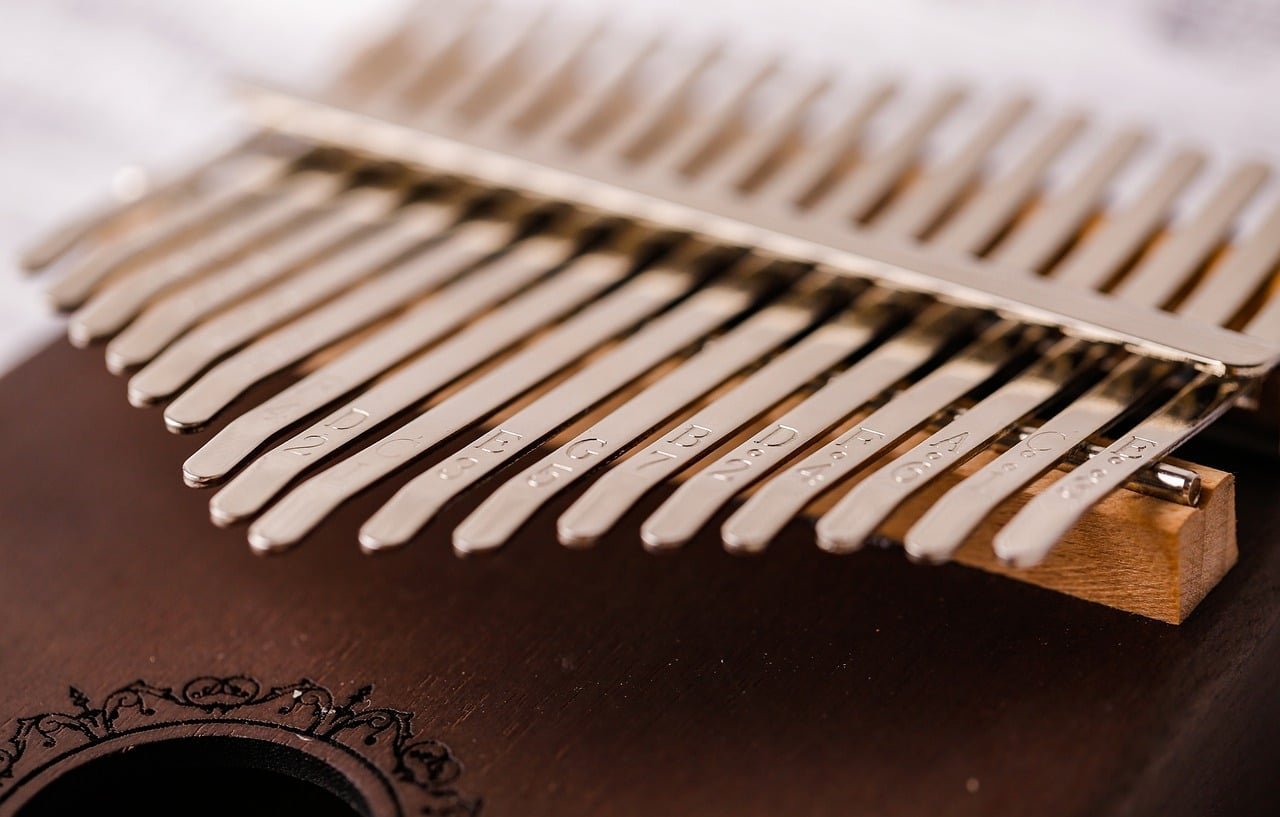 Qu'est-ce que le Kalimba et comment le jouer? - Icarusinstruments