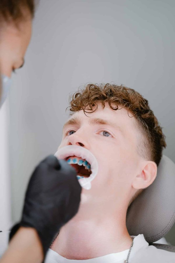 Avez-vous des solutions pour les dents manquantes à Laval ?